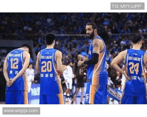 替补篮球明星30号的崛起之路与赛场背后的不为人知故事
